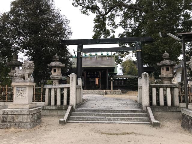 三重県四日市市富田2-16-4 鳥出神社の写真1