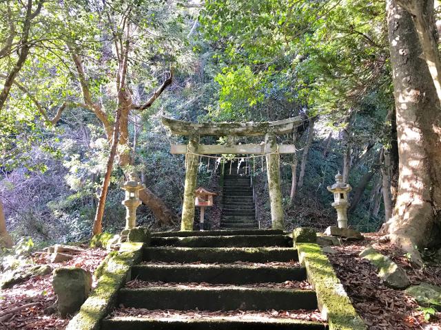 茂宇気神社の写真1