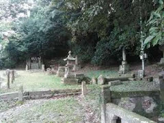 福岡県久留米市御井朝妻1-6  駅横の陸橋を渡る 味水御井神社の写真2