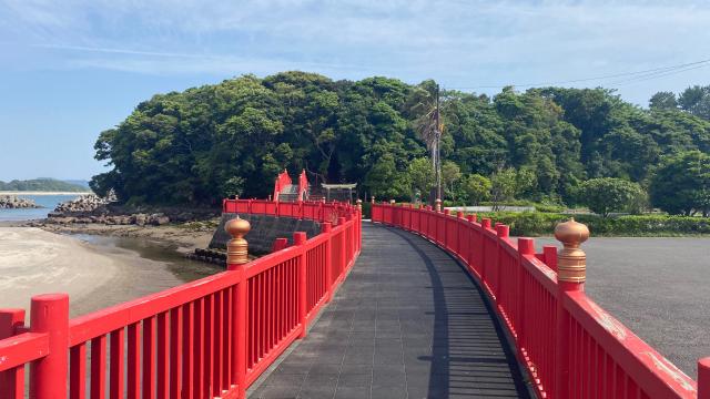 照島神社の写真1