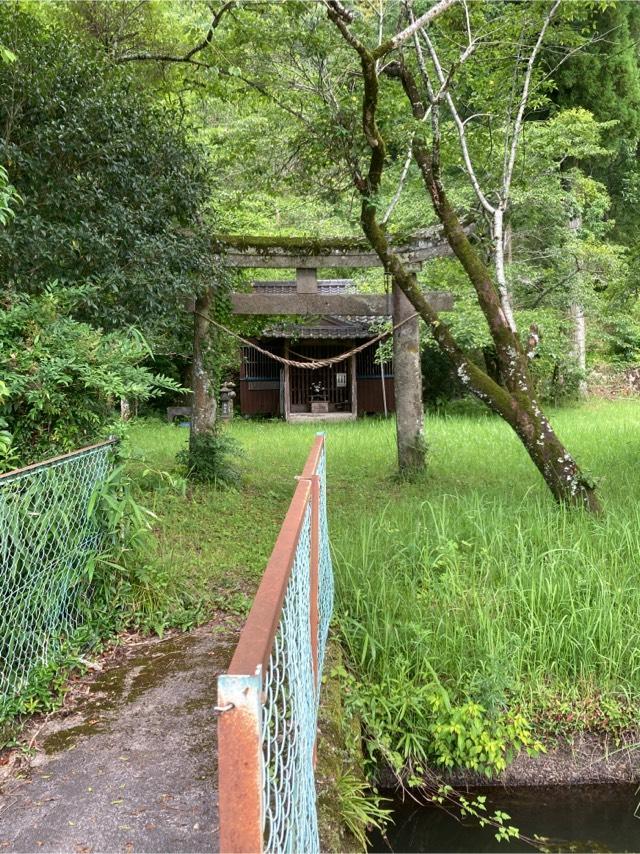 鹿児島県伊佐市菱刈荒田3400-イ 南方神社の写真1