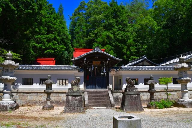 滋賀県大津市稲津2-6-1 上津神社の写真1