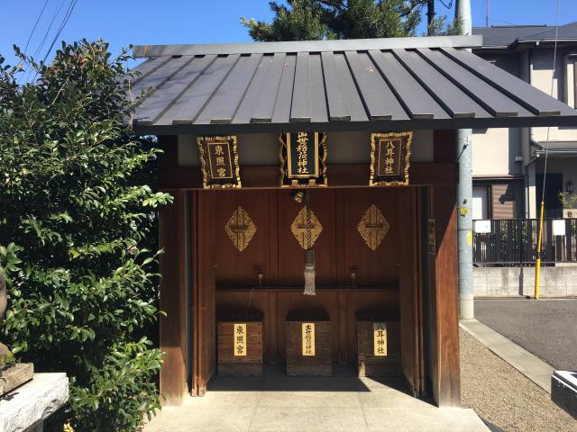 赤城出世稲荷神社(赤城神社境内社)の写真1