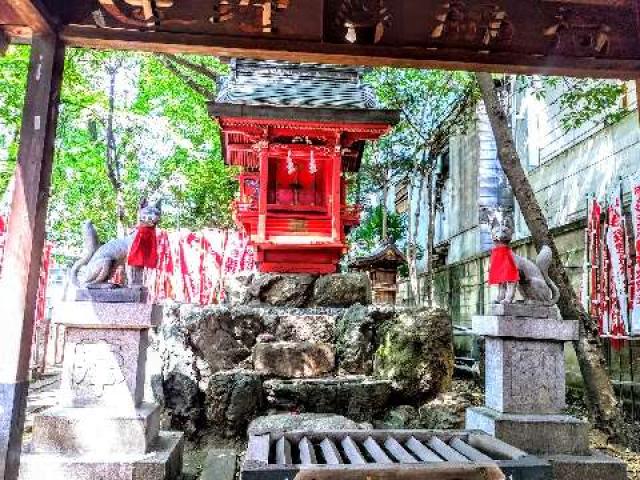 連理稲荷神社（若宮八幡社末社）の写真1