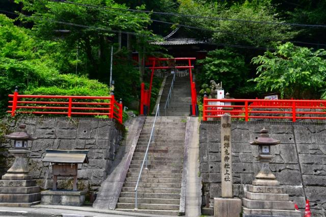 関蝉丸神社　上社の写真1