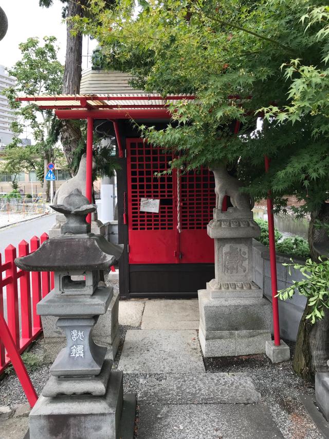 山梨県甲府市丸の内1丁目5-4 庄城稲荷大明神の写真1