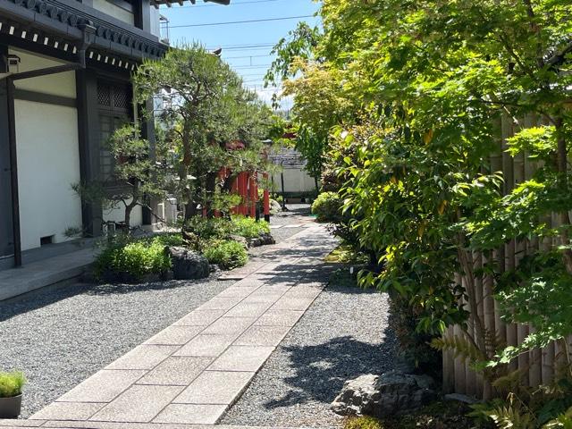 大阪府東大阪市徳庵本町6-8 金鷲山 良願寺（本良辨教本部）の写真3
