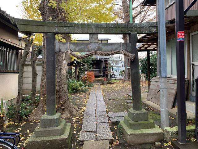 東京都世田谷区喜多見5-3 稲荷神社の写真1