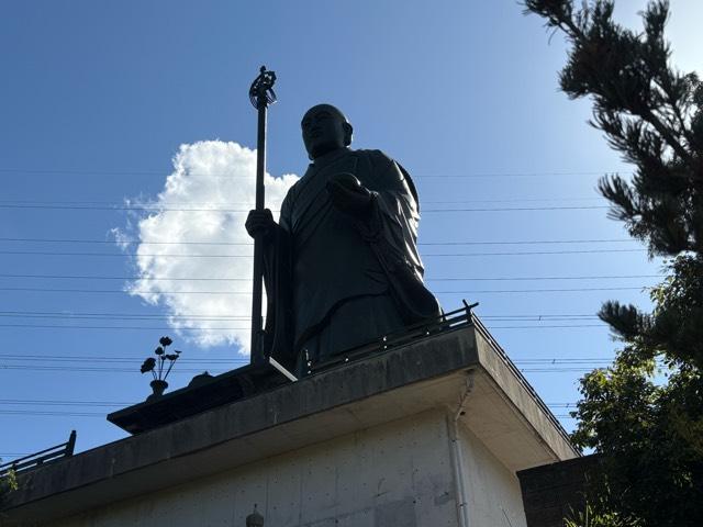 大阪府大東市龍間37-3 弘法大師像（修行大師）（龍眼寺）の写真3