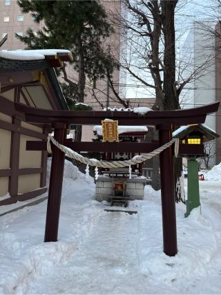 出世稲荷社(三吉神社境内社)の参拝記録(⛩️🎠🐢まめ🐢🎠⛩️さん)