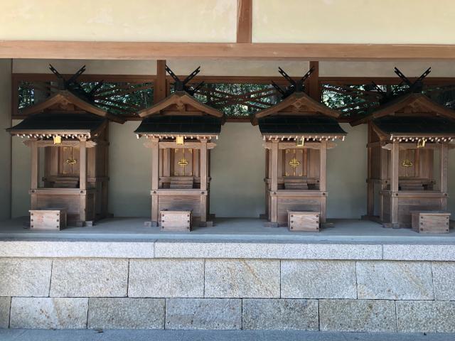 奈良県生駒市壱分町1527-1 南末社（往馬坐伊古麻都比古神社）の写真1