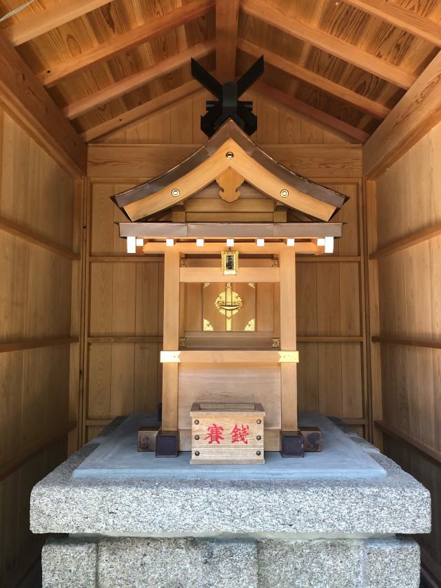 稲荷社（往馬坐伊古麻都比古神社）の写真1