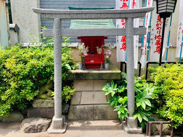 東京都新宿区横寺町35 稲荷神社の写真1