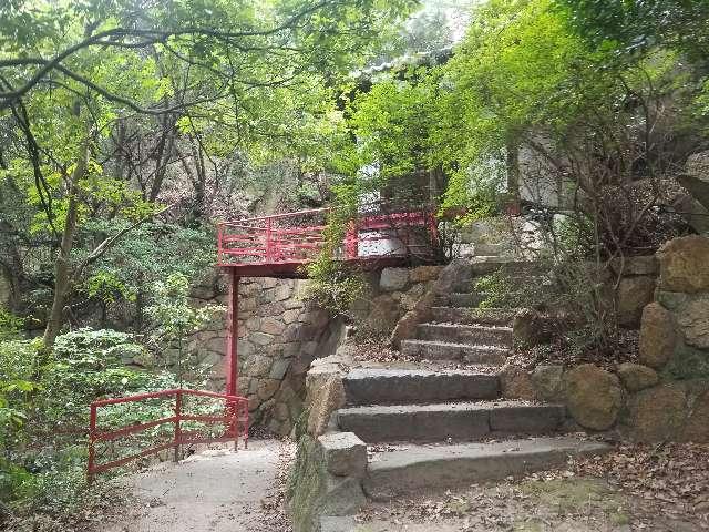 香川県高松市国分寺町新居 伽藍山 薬師堂の写真1