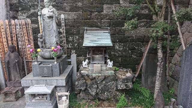 東京都文京区白山５丁目３３ 稲荷社(妙清寺境内社)の写真1