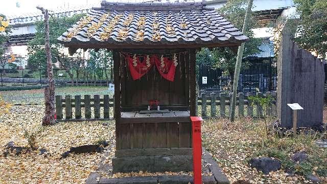 富士見稲荷(三囲神社境内社)の写真1