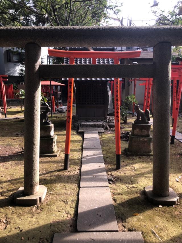 稲荷神社(三囲神社境内社)の参拝記録(こーちんさん)