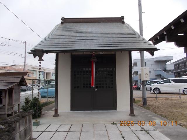 埼玉県三郷市早稲田３丁目28-16 堤稲荷神社の写真3