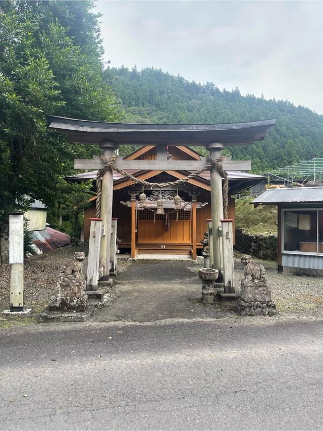 大鳴見神社の写真1