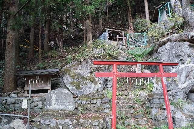 埼玉県秩父市大滝919付近 庵之沢稲荷神社の写真1