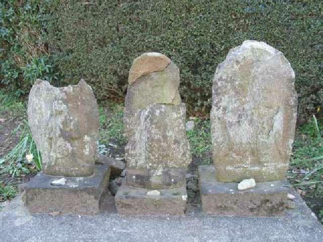 神奈川県海老名市柏ケ谷977付近 長ヲサ辻村の道祖神(No72,73)・馬頭観世音(No26)の写真1