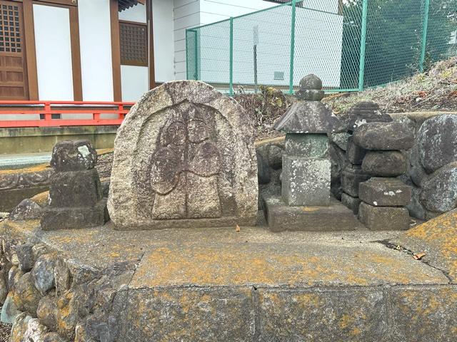 恩名上の道祖神(No44)　　三嶋神社境内の参拝記録1