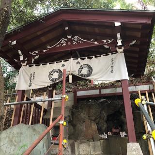 石祠・狐の穴（王子稲荷神社境内）の参拝記録(ワヲンさん)