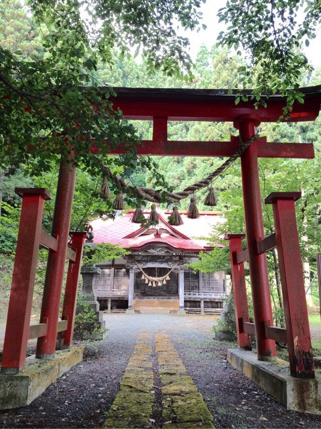 青森県十和田市奥瀬北向10 五湾馬頭神社（新羅神社）の写真2