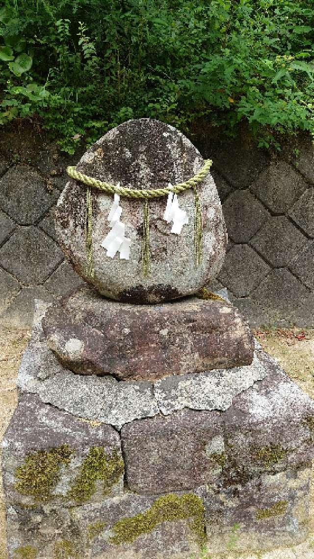 島根県雲南市木次町山方216 社日大神(子安八幡宮 境内社)の写真1