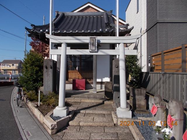 埼玉県草加市新栄３丁目18-5 上組稲荷神社の写真2