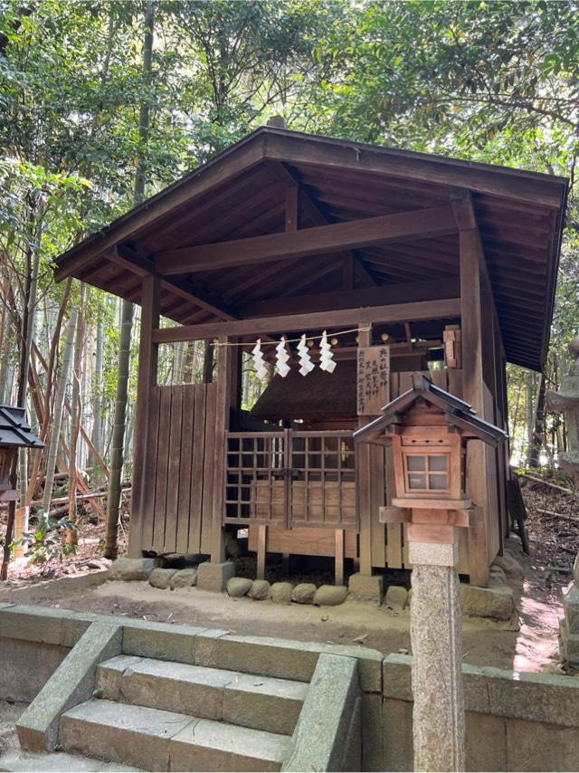 奥の社(飛鳥坐神社)の写真1