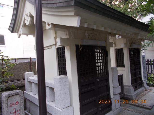 東京都台東区蔵前1-4-3 七福稲荷神社(第六天榊神社)の写真2
