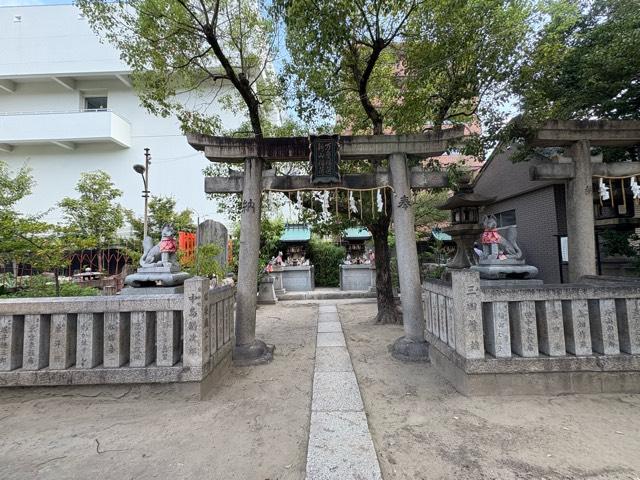 大阪府大阪市中央区玉造２丁目３ 新山稲荷社(玉造稲荷神社境内末社)の写真2