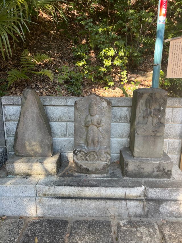 地神塔（師岡熊野神社境内塔）の参拝記録1