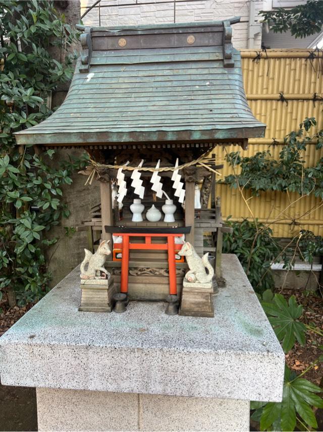 稲荷神社（天沼八幡神社　境内社）の写真1