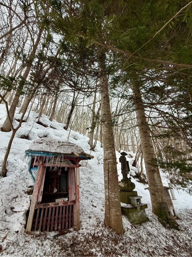 立岩稲荷大明神の写真1