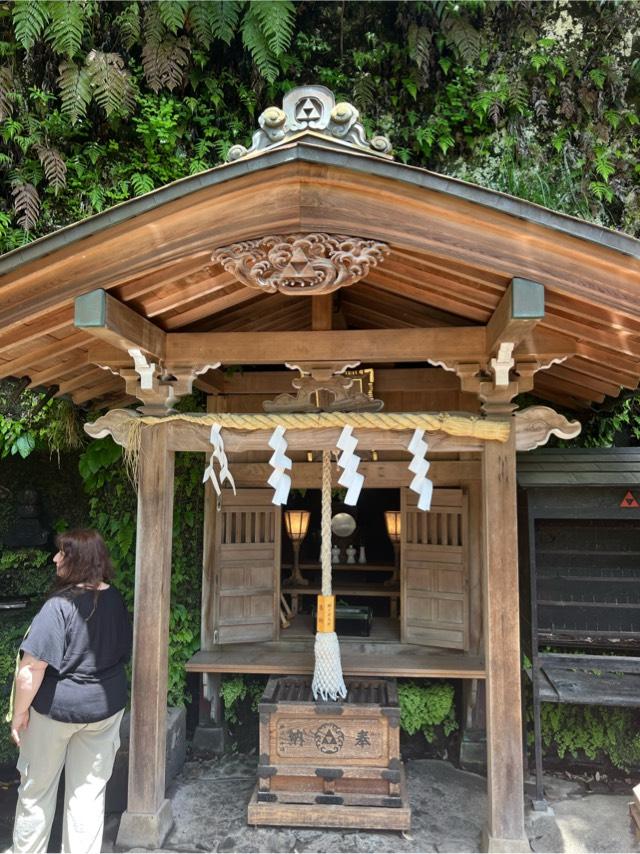 下之水神宮（銭洗弁財天宇賀福神社）の写真1