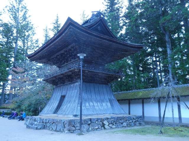 本坊鐘楼の写真1