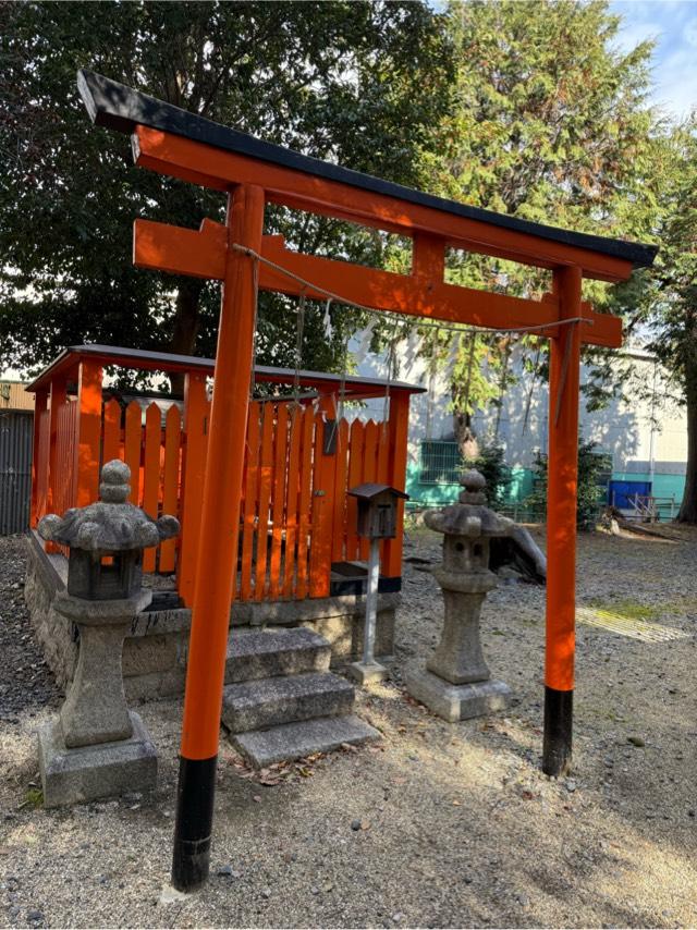 稲荷社（飛鳥田神社境内）の写真1
