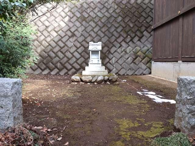 相原諏訪神社境内社（本殿左奥）の写真1