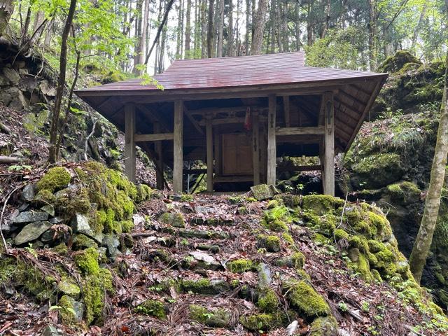 滝ノ沢神社の写真1