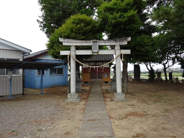 埼玉県羽生市加羽ケ崎637 八幡稲荷神社の写真1