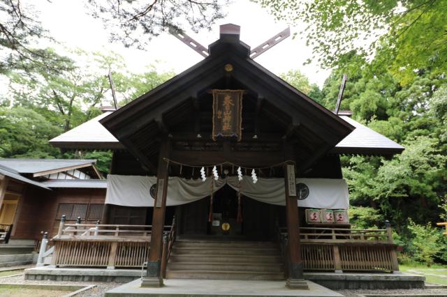 春日山神社の写真1