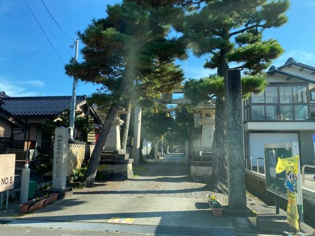 石川県白山市宮丸町1 楢本神社の写真1