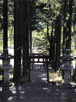 英多神社の参拝記録(にじいろさん)