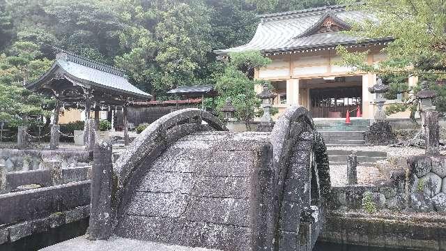 三輪神社の写真1