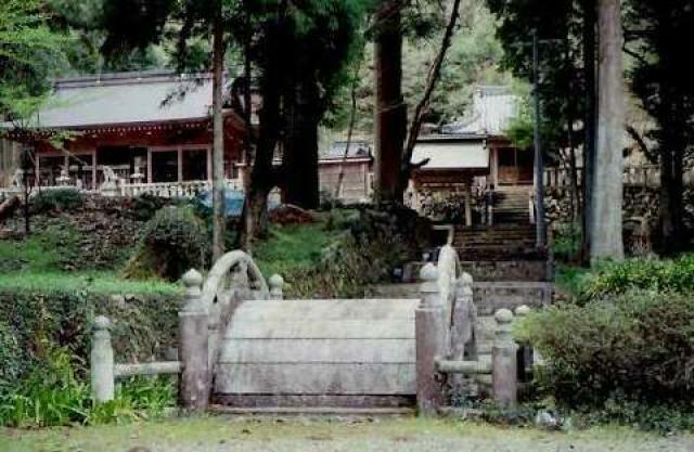 岐阜県山県市大桑2281番地 十五社神社の写真1